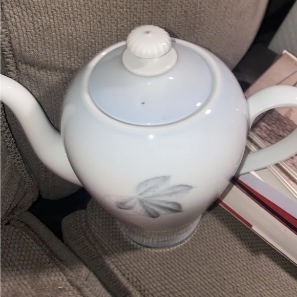 Vintage Bing & Grondahl B&G Falling Leaves Coffee Pot Denmark - Picture 2 of 7